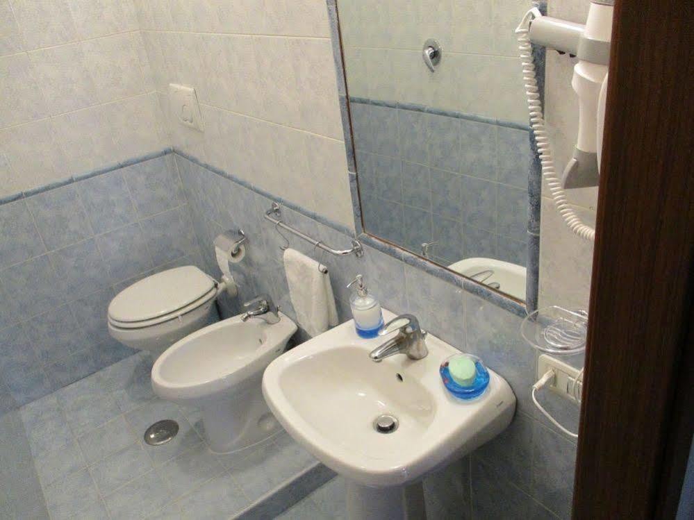 Maxim Rooms Rome Extérieur photo