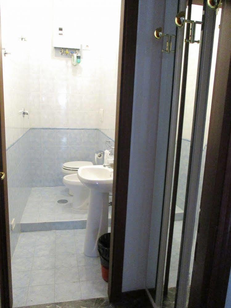 Maxim Rooms Rome Extérieur photo