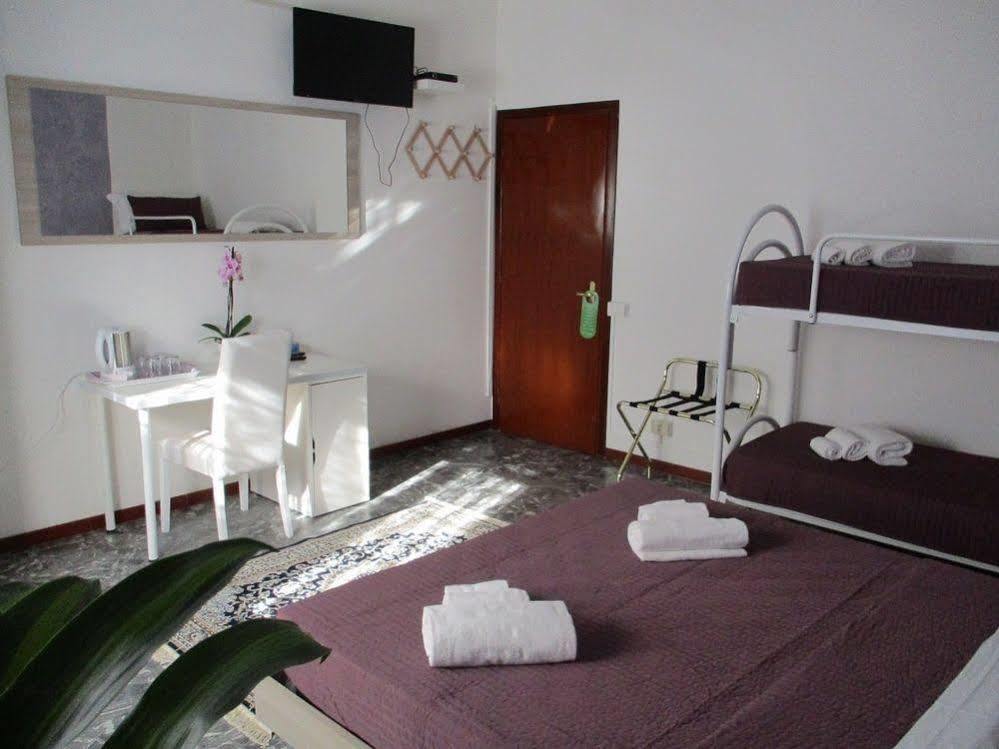 Maxim Rooms Rome Extérieur photo