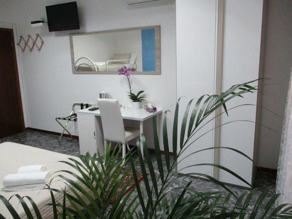 Maxim Rooms Rome Extérieur photo