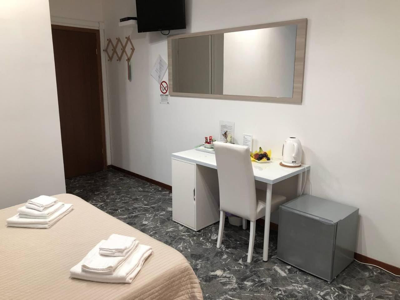 Maxim Rooms Rome Extérieur photo