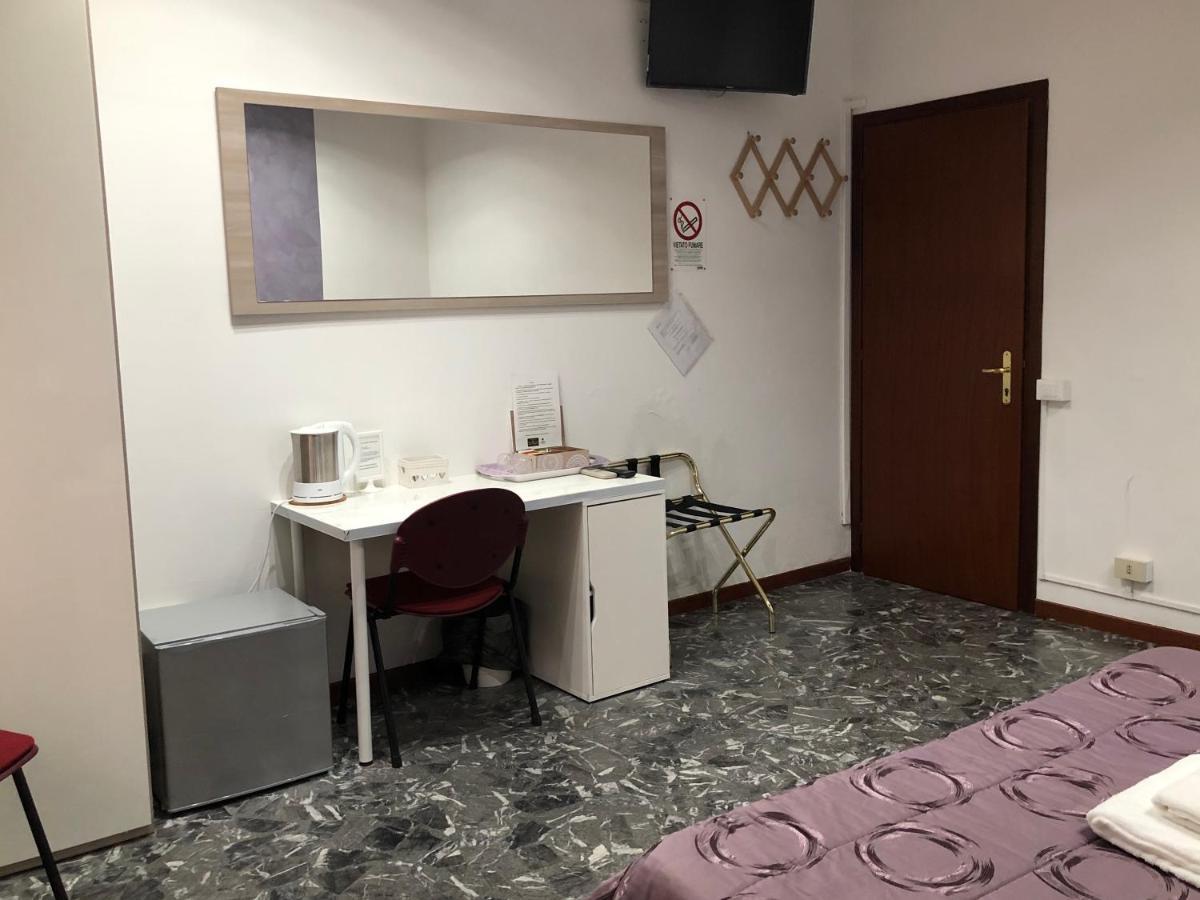 Maxim Rooms Rome Extérieur photo